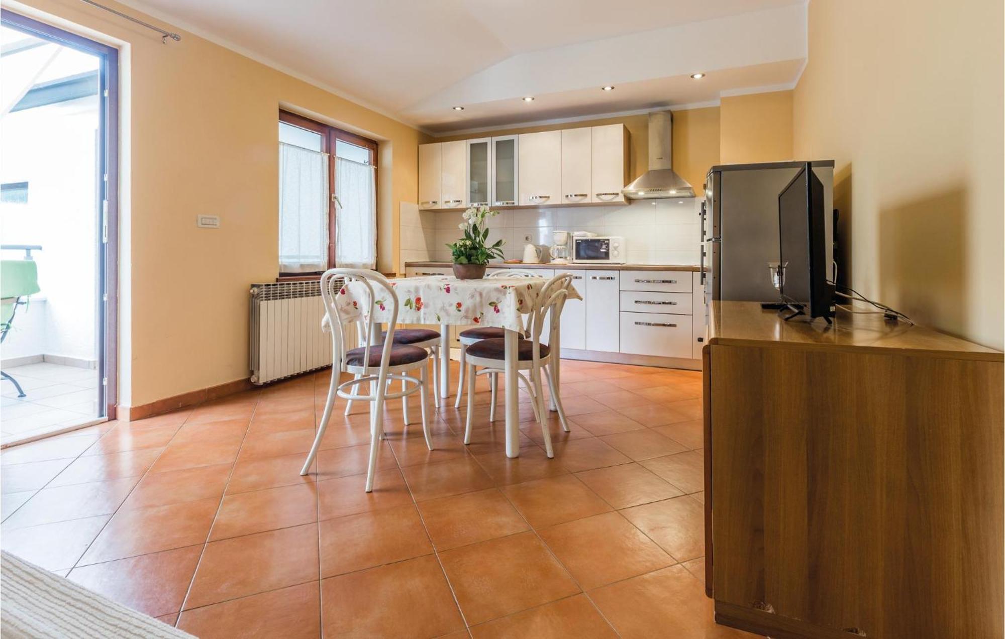 Gorgeous Apartment In Porec With Kitchen Zewnętrze zdjęcie