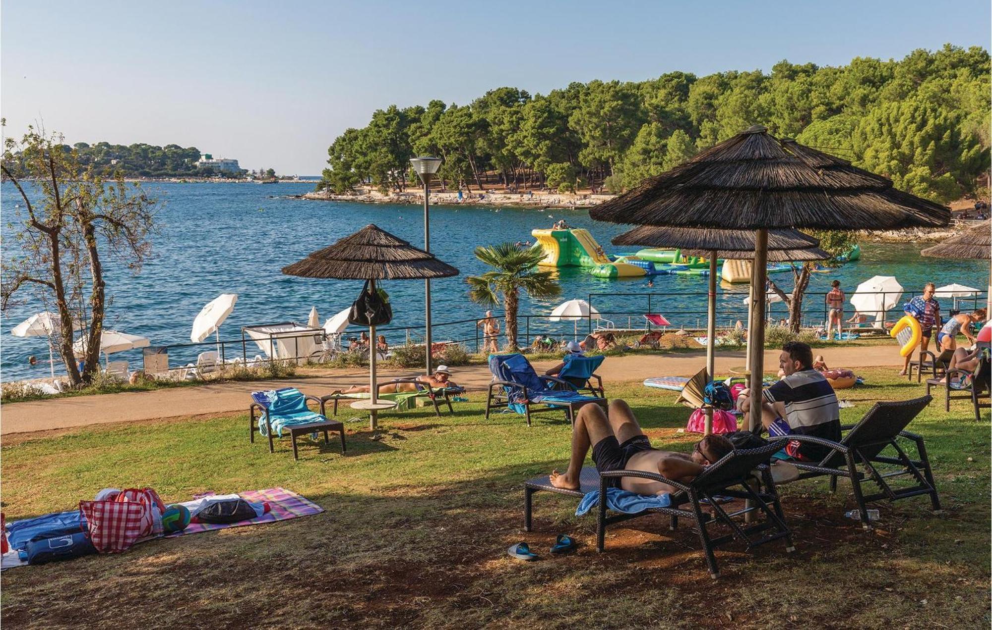Gorgeous Apartment In Porec With Kitchen Zewnętrze zdjęcie