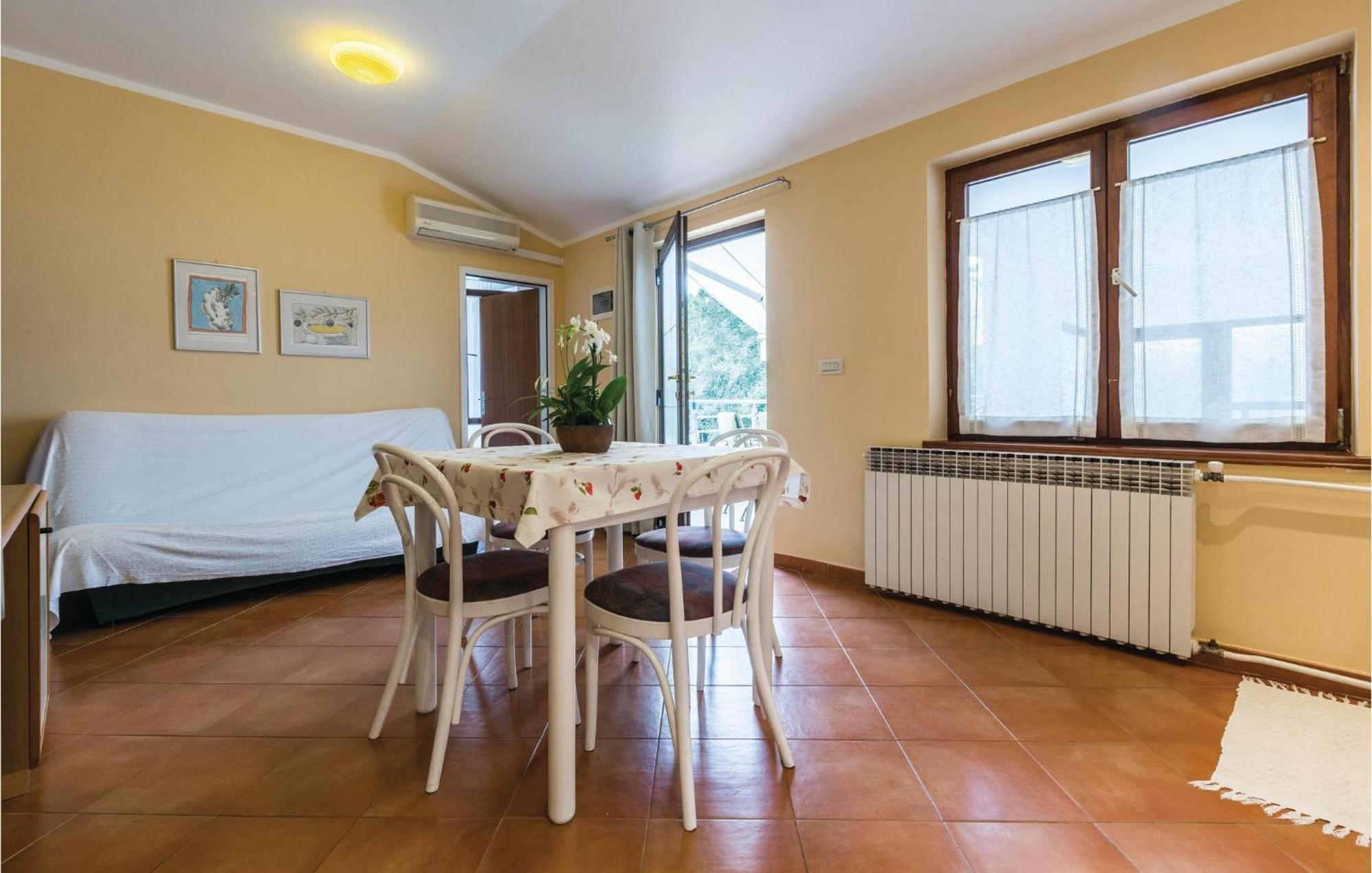 Gorgeous Apartment In Porec With Kitchen Zewnętrze zdjęcie