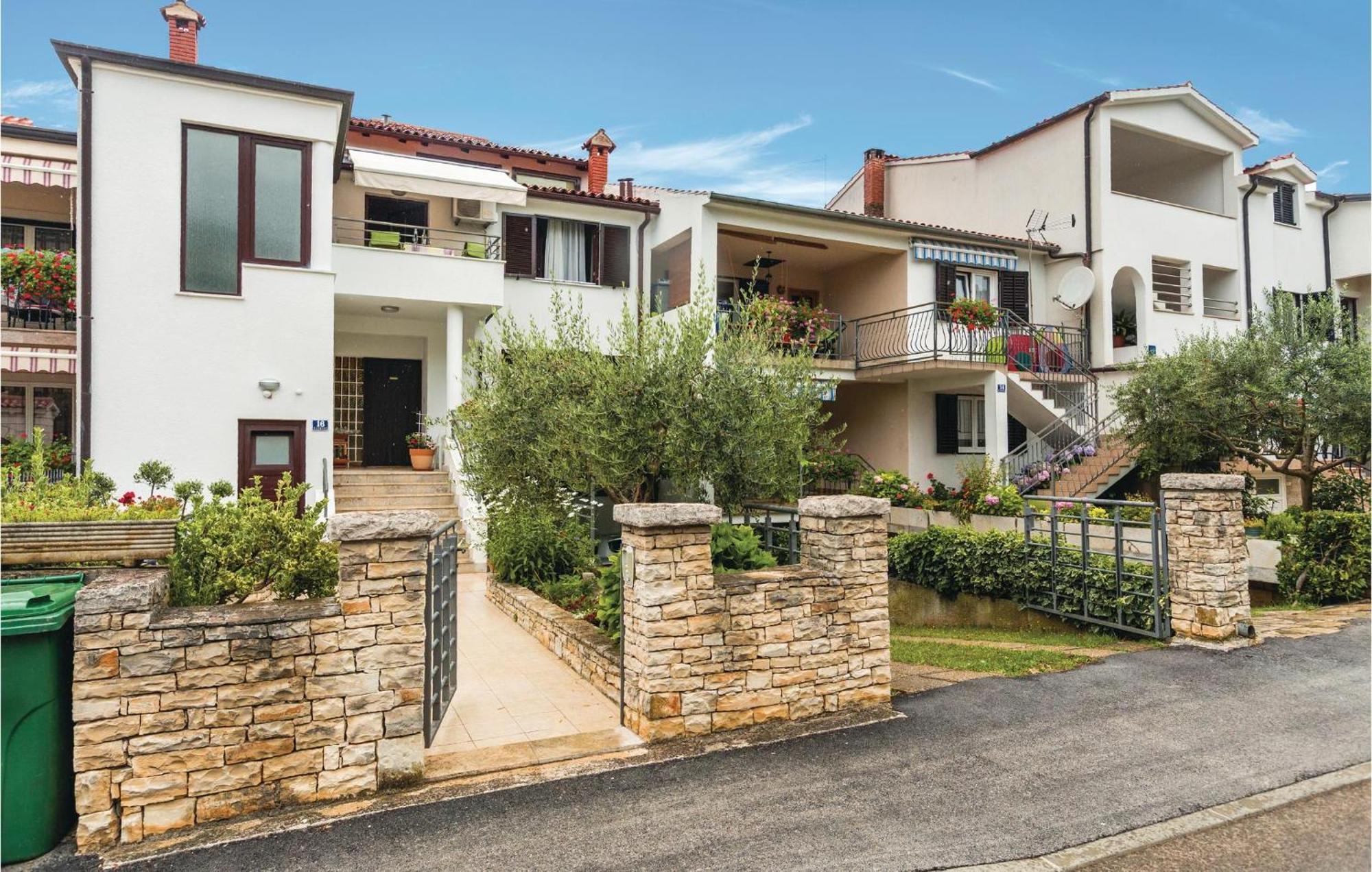 Gorgeous Apartment In Porec With Kitchen Zewnętrze zdjęcie