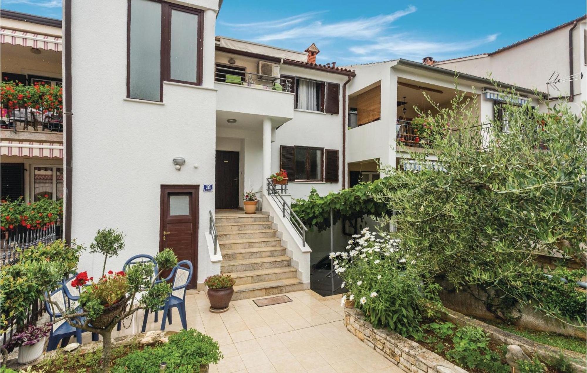 Gorgeous Apartment In Porec With Kitchen Zewnętrze zdjęcie